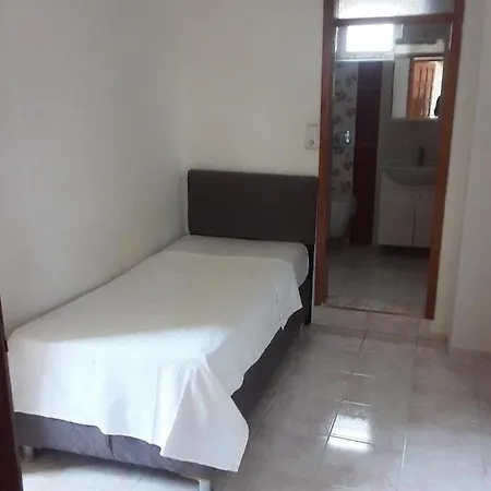 Lara Apartments Apartment